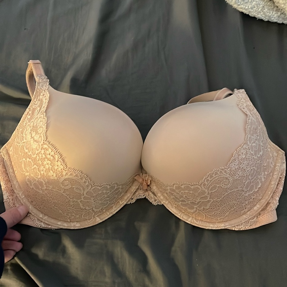 Victoria secret padded push up bra. Size 36D nude